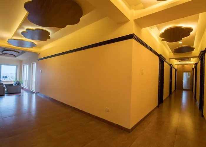 Moonlight Hotel 4*